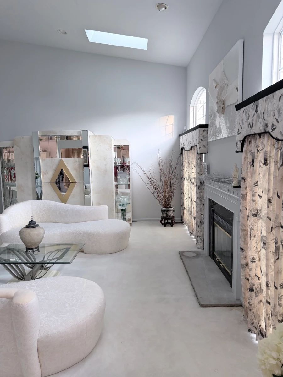 An Eclectic Post-Modern Estate